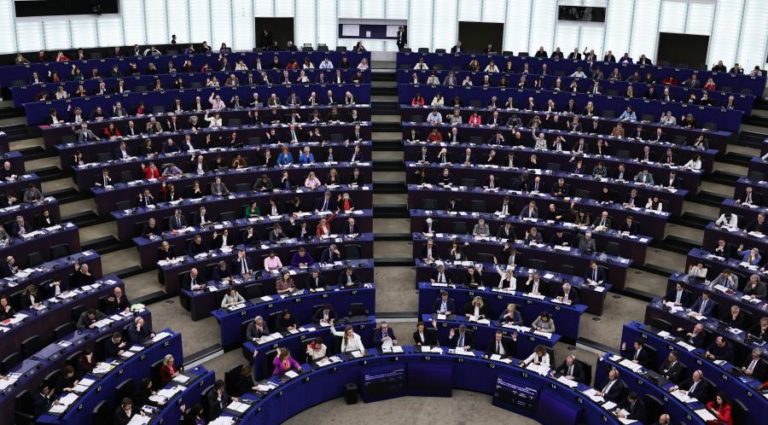Parlamento Europeu apoia proposta para a criação de futuro “Schengen Militar”