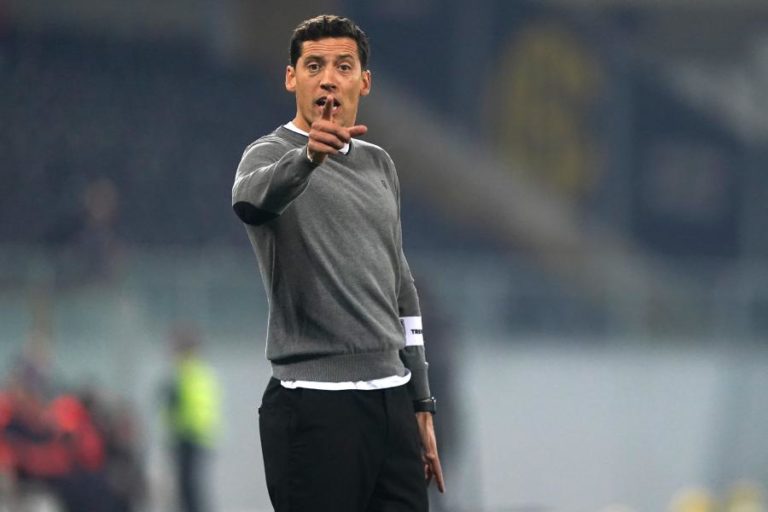 Luís Pinto promete Vitória de Guimarães “competitivo” e desvaloriza polémicas