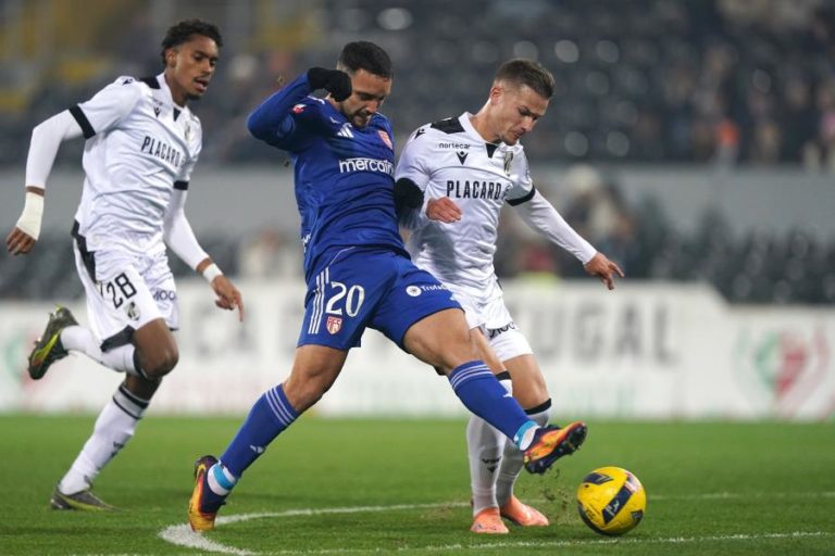 AVS vence em Guimarães e apura-se para os ‘quartos’ da Taça de Portugal