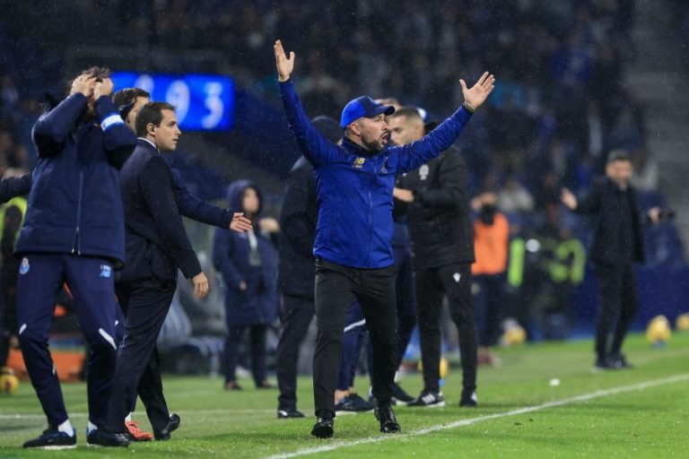 Arbitragem “insustentável” para Farioli, que apela à reflexão no futebol português