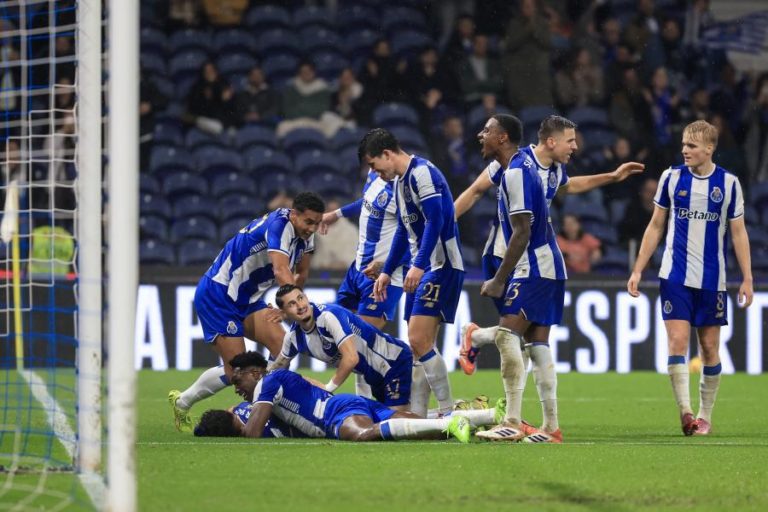 FC Porto defende liderança da I Liga em Alverca, Benfica recebe Famalicão