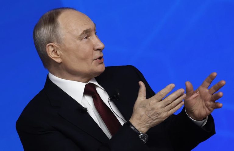 Tropas russas avançam em todas as frentes e inimigo recua