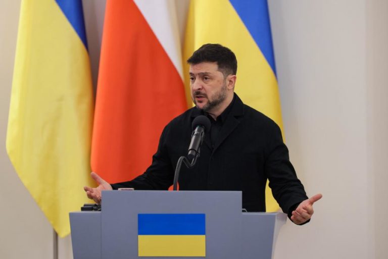 Zelensky avisa que Kiev for derrotada, Rússia atacará Polónia