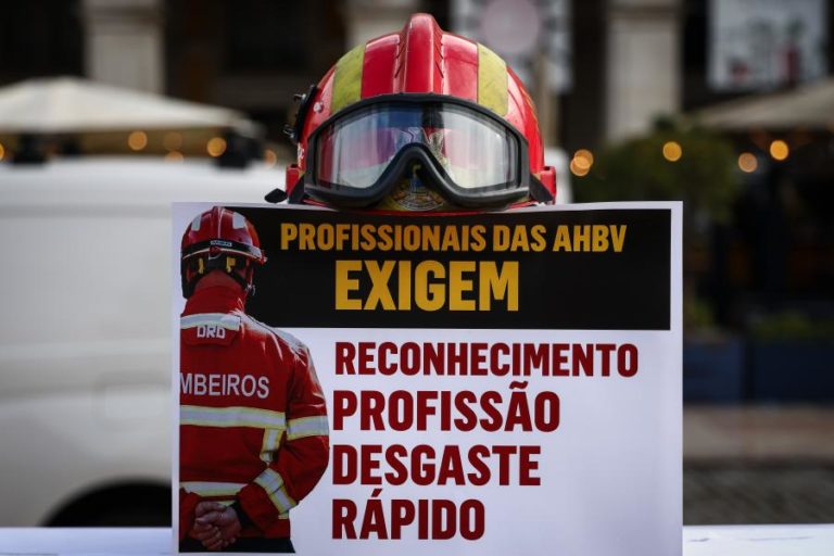 Bombeiros voluntários entregaram ao Governo resolução para a criação de carreira