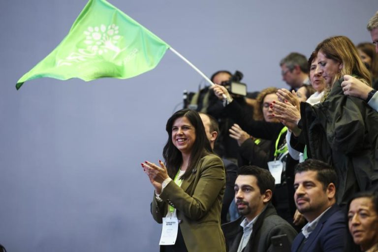 Inês de Sousa Real apela a diálogo entre partidos “democráticos” face a ameaça a direitos humanos