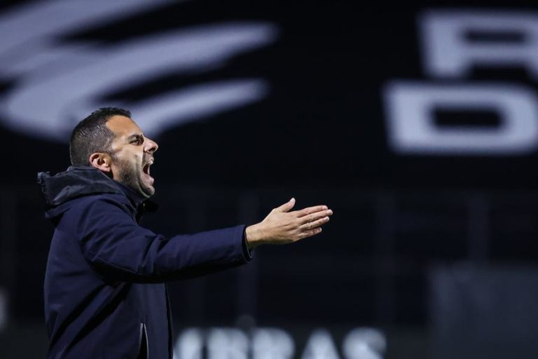 João Nuno quer apresentar “o melhor Estrela” para vencer “excelente” Famalicão