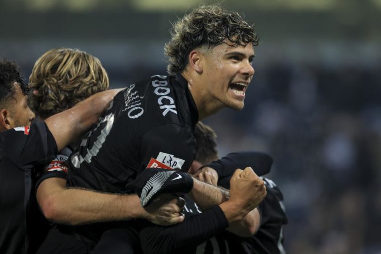 Sporting vence em Guimarães e mantém-se a cinco pontos do FC Porto na I Liga