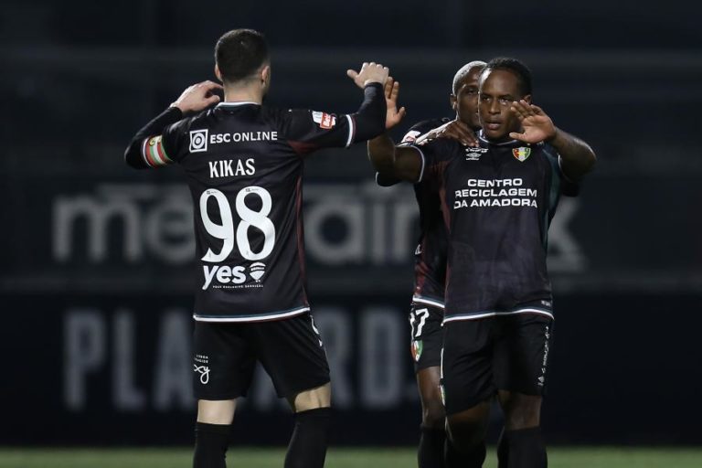 Estrela da Amadora vence em Famalicão e sobe ao nono lugar da I Liga