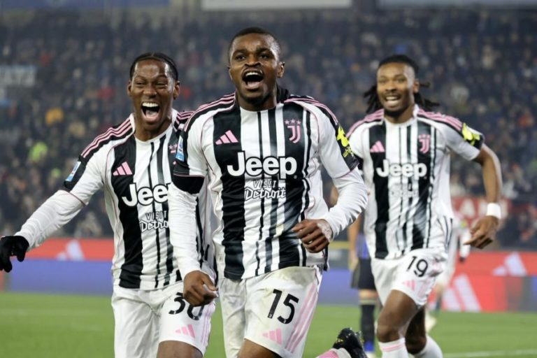 Juventus ganha em Pisa e fica mais perto da liderança da Liga italiana