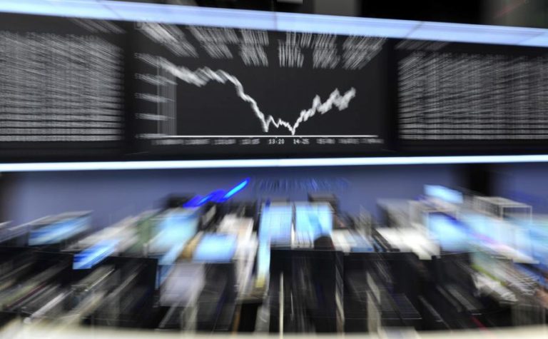 Juros da dívida de Portugal sobem a dois anos e descem a cinco e a 10 anos