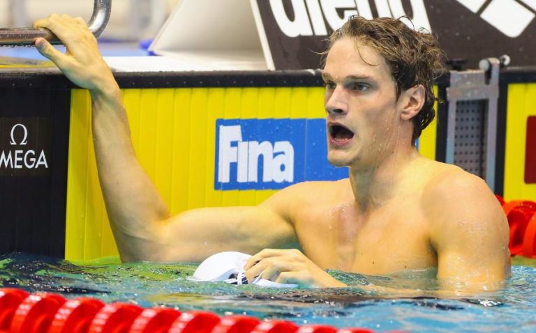 Ex-nadador campeão olímpico Yannick Agnel julgado por violação de menor