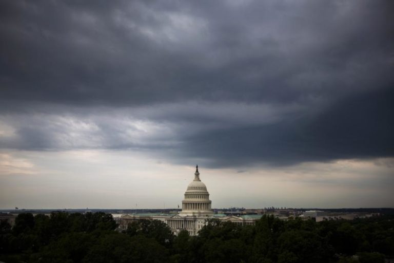Estados Unidos em paralisação orçamental, mas espera-se fim rápido