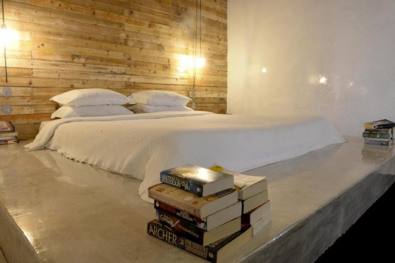 Dormidas em estabelecimentos turísticos sobem 2% na UE e 1,7% em Portugal em 2025