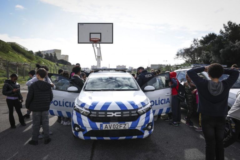 Nova operação da PSP nas escolas a partir de hoje contra a violência