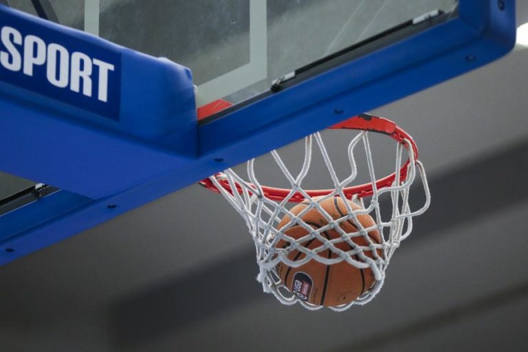 Benfica bate Quinta dos Lombos e conquista Taça Federação feminina de basquetebol