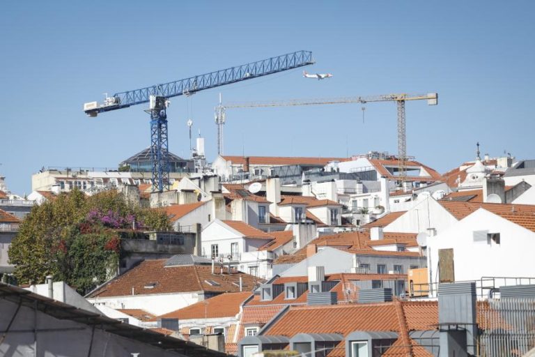 Sauditas interessados em investir na habitação e turismo em Portugal