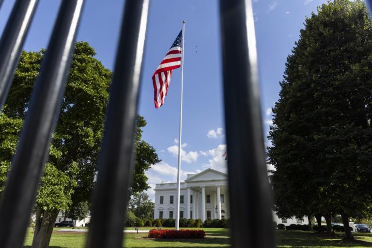 Agenda “América Primeiro” de Trump está a aproximar países da China — sondagem