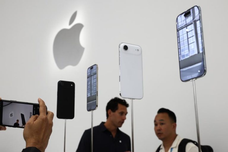 Apple apresenta lucros recorde graças às vendas do iPhone