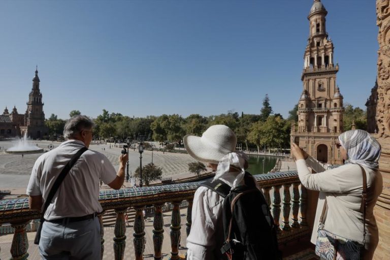 Espanha com recorde de 97 milhões de turistas em 2025
