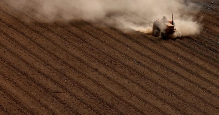 Comissão propõe 293,7 mil ME a agricultores da UE para 2028-2034
