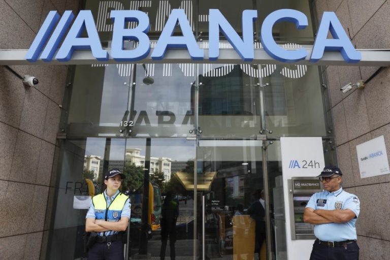 Abanca lança programa de rescisões voluntárias e pré-reformas para até 120 trabalhadores