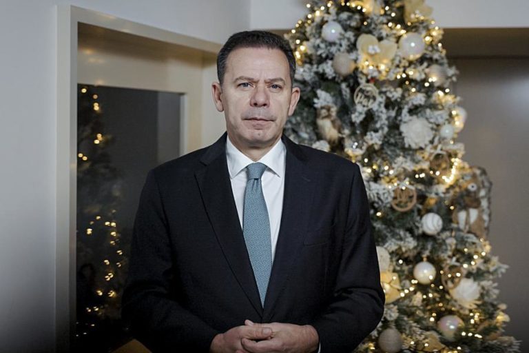 Montenegro defende que reforma laboral é fundamental para “salários dignos”