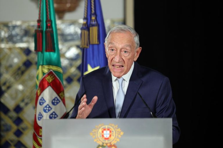 Marcelo confia que o país terá futuro melhor com “soluções e pessoas novas”