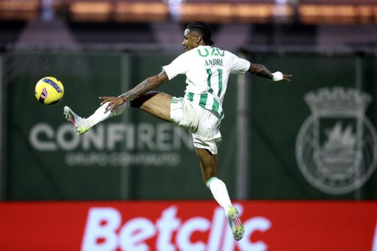 Rio Ave volta aos triunfos frente ao Casa Pia com um ‘bis’ de André Luiz