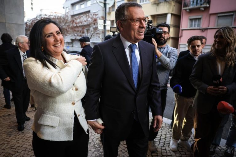 Seguro promete regresso das presidências abertas e “mudar o debate público”