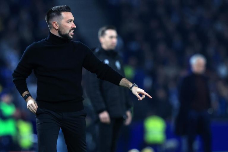 Farioli elogia Vitória e confirma Alan Varela no ‘onze’ do FC Porto em Guimarães