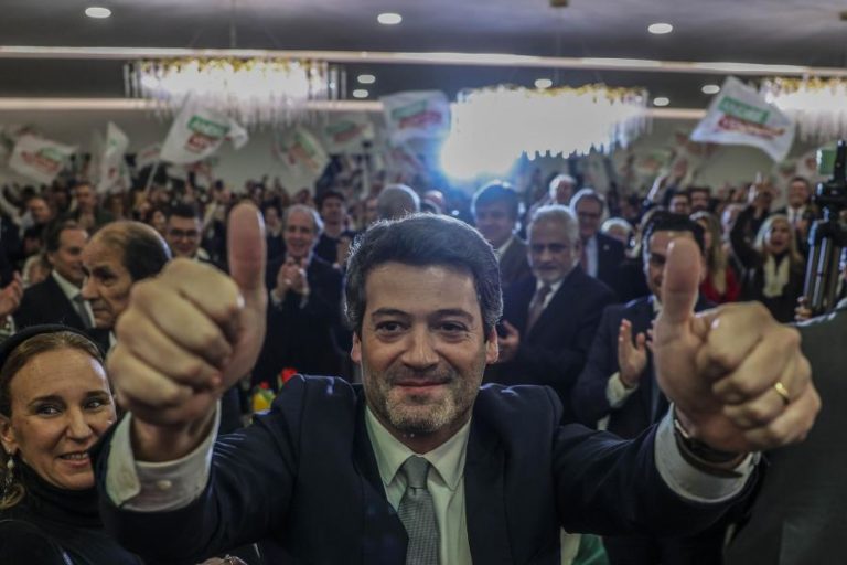 Ventura reforça apelo ao voto e desafia Cotrim e Mendes a dizer “que se lixe Montenegro”