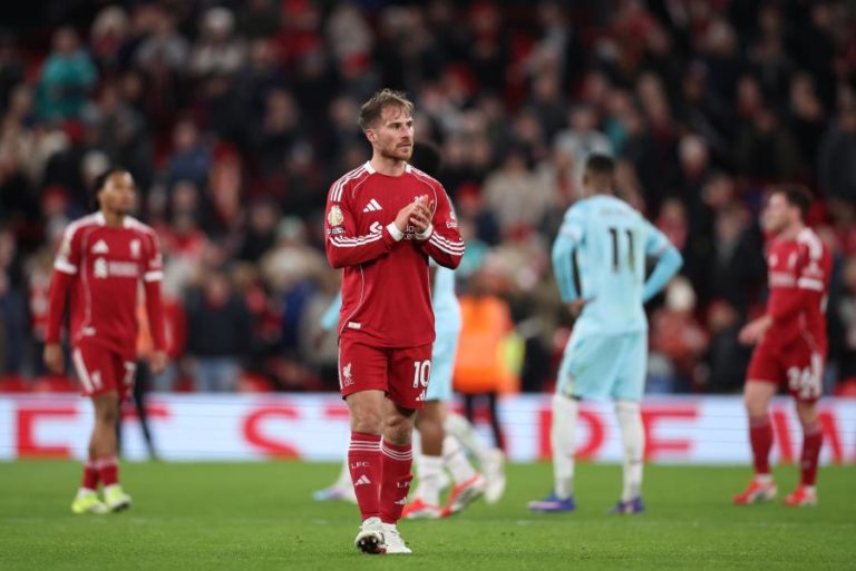 Liverpool escorrega, West Ham volta às vitórias e Fulham às derrotas