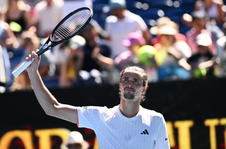 Zverev perde um ‘set’ mas avança para a segunda ronda do Open da Austrália