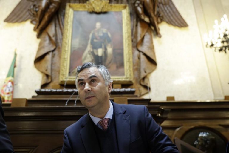 Ministro justifica orientações sobre sumários com contabilização de número de alunos sem aulas