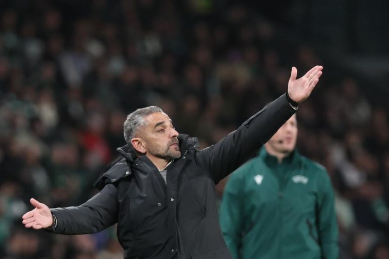 “Ambição de ganhar” do Sporting tem de estar acima da queda de neve — Rui Borges