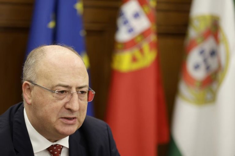 PS pede audição de ministro da Agricultura por “pressão ilegítima” sobre entidades ambientais