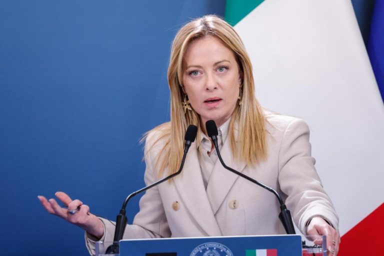 Giorgia Meloni exige respeito a Trump pelo papel das forças da NATO no Afeganistão