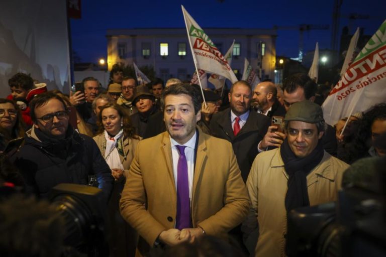 Ventura nega autoritarismo e diz que a sua luta é contra “sistema de interesses”