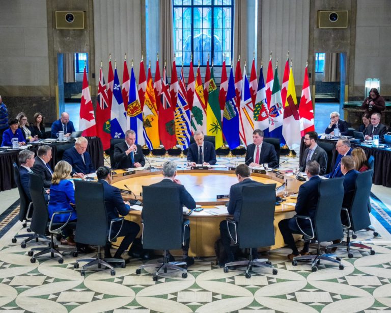 Economia & Comércio: Carney e líderes provinciais discutem desafios e comércio, enquanto Trump faz novas ameaças