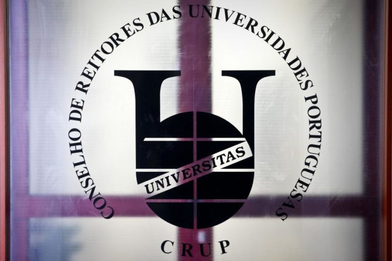 Universidades querem “pacote de emergência” para responder às dificuldades financeiras