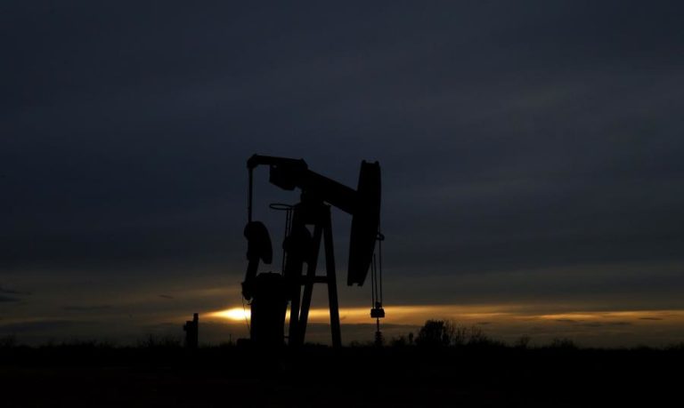 Setor petrolífero angolano com investimentos anuais de 12 mil ME nos últimos três anos