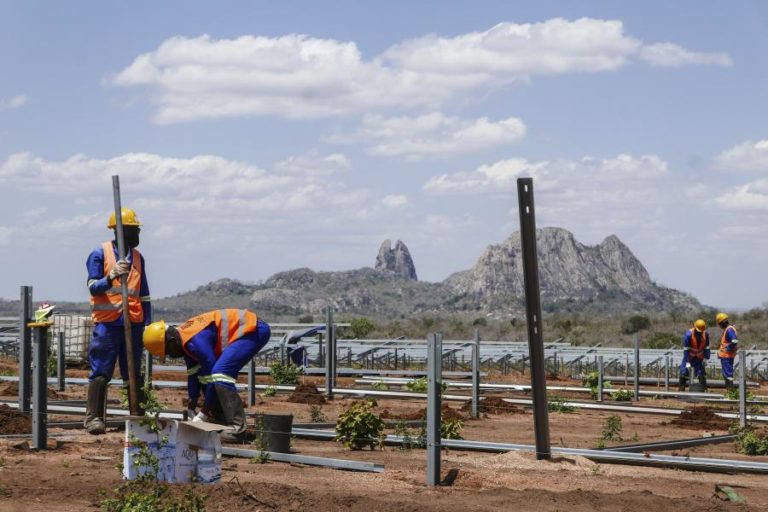 Empresários moçambicanos pedem revisão de leis para dinamizar mercado de trabalho