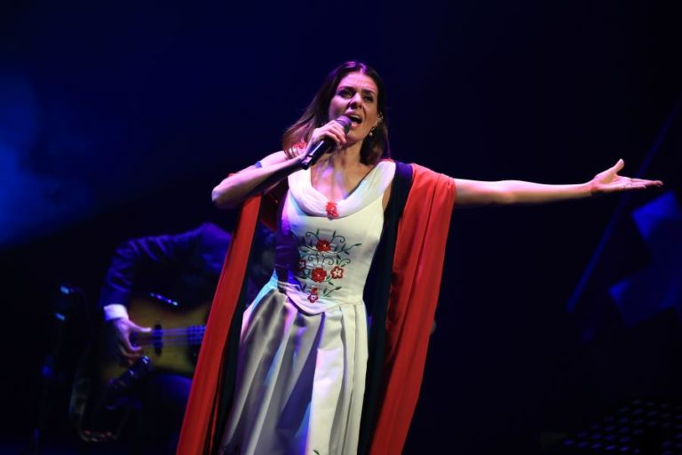 Cuca Roseta distinguida com Ordem das Artes e Letras do Governo francês