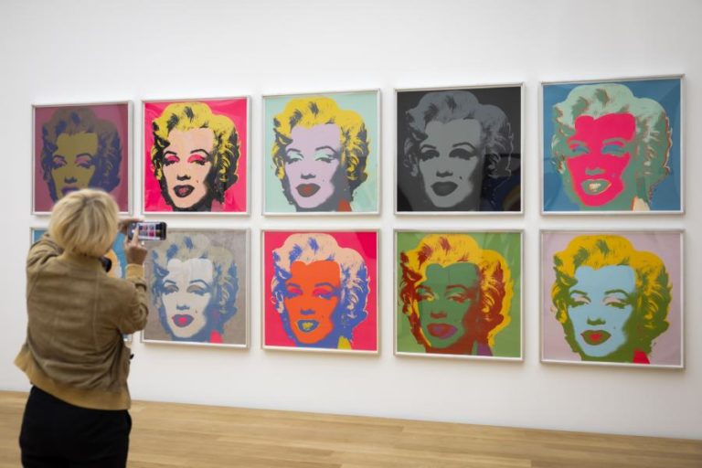 Museu espanhol Helga de Alvear leva “Marilyn” de Warhol à Gare do Oriente de Lisboa