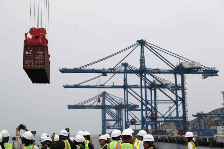 MNE do Peru reúne-se com embaixador chinês após disputa sobre porto de Chancay