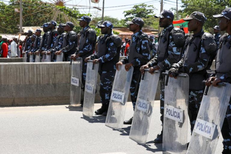 Polícia angolana anuncia recrutamento de mais de 50.000 novos agentes