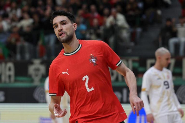 Portugal perde final com Espanha e falha ‘tri’ no Europeu de futsal