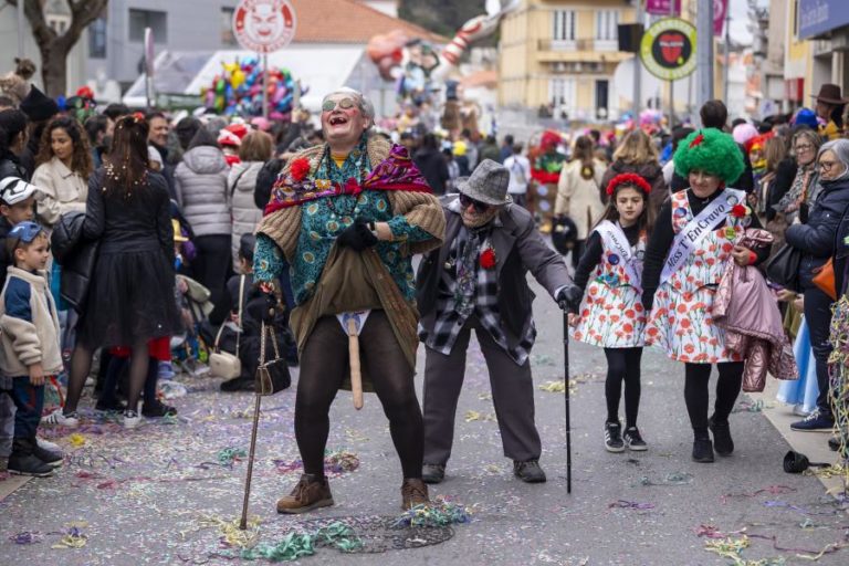 Governo concede tolerância de ponto na terça-feira de Carnaval