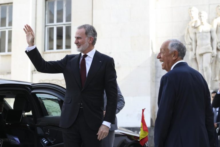 Marcelo recebido hoje por Felipe VI em Madrid em última visita oficial