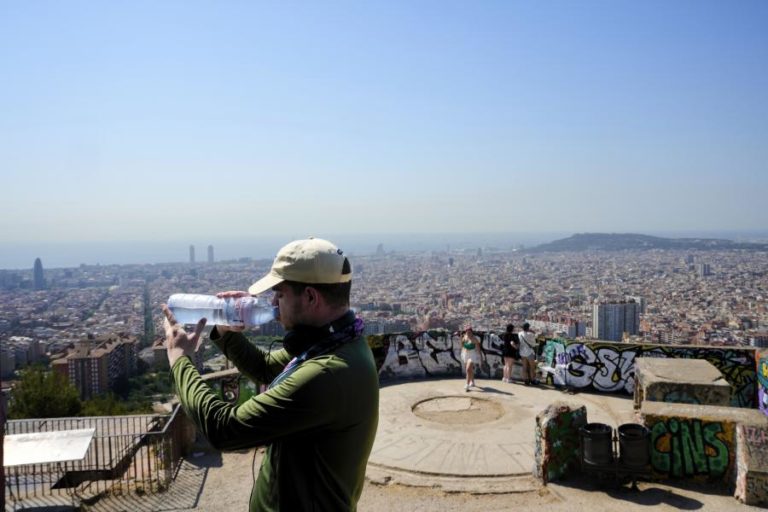 Espanha confirma recorde de 96,77 milhões de turistas em 2025